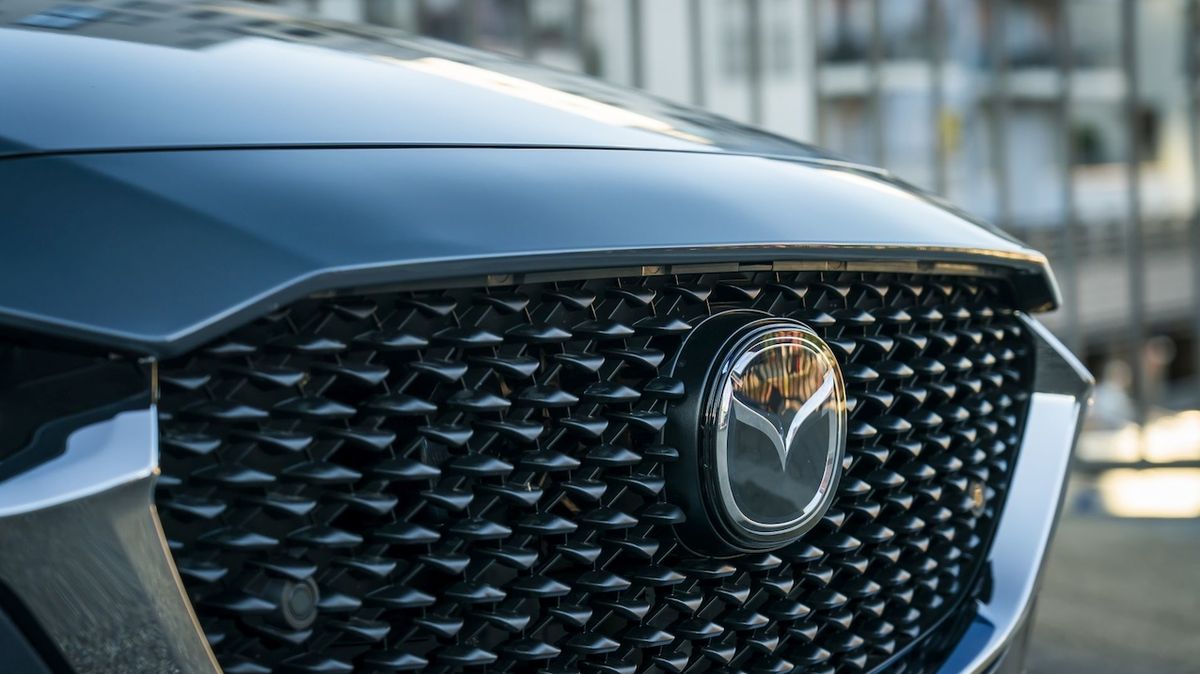 Mazda se chce stát luxusní značkou, ale ne konkurencí německému trojlístku